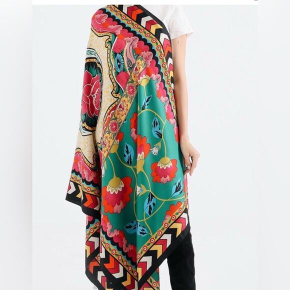 Woman’s Coeur DE Vague Large Floral Print Tassle Scarf - Picture 3 of 9